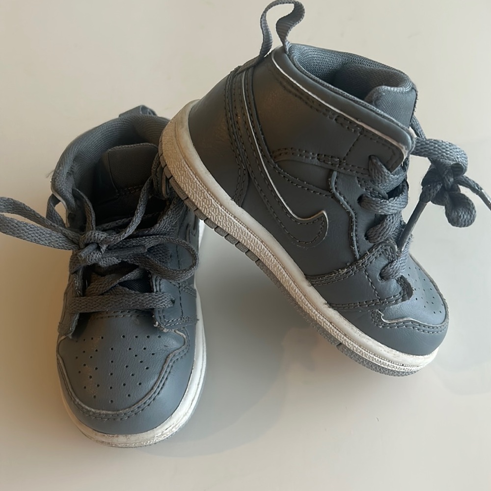 NIKE - Sneakers size 5